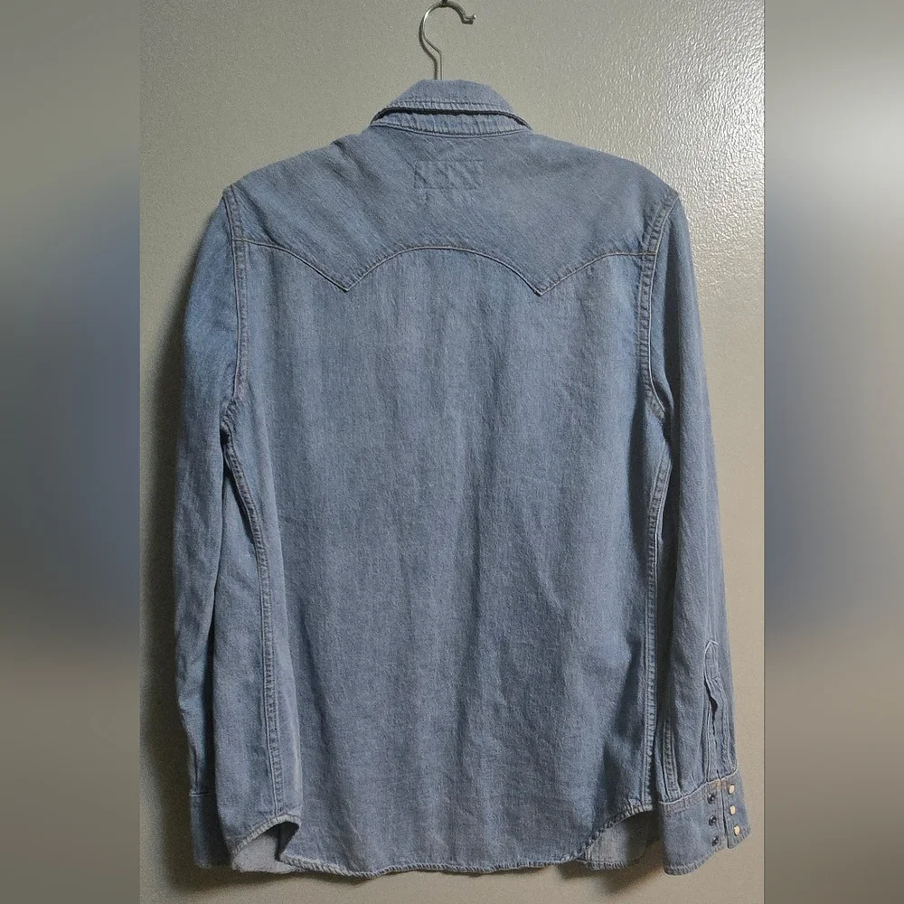 Imogene and Willie Leah Pearl Snap Denim Shirt- Medium - Picture 4 of 9